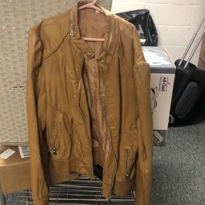Camel 🐪 leather jacket